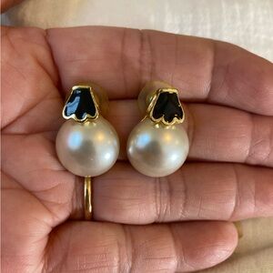 Faux Pearl and Black Enamel‎ Stud Earrings